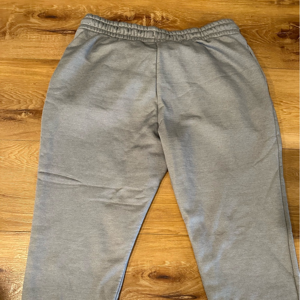 Nike Therma-FIT Gray Sweatpants - Picture 4 of 4